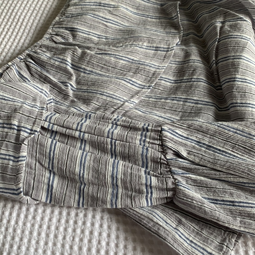 STRIPES ARE HOT RIGHT NOW!! - Picture 5 of 5